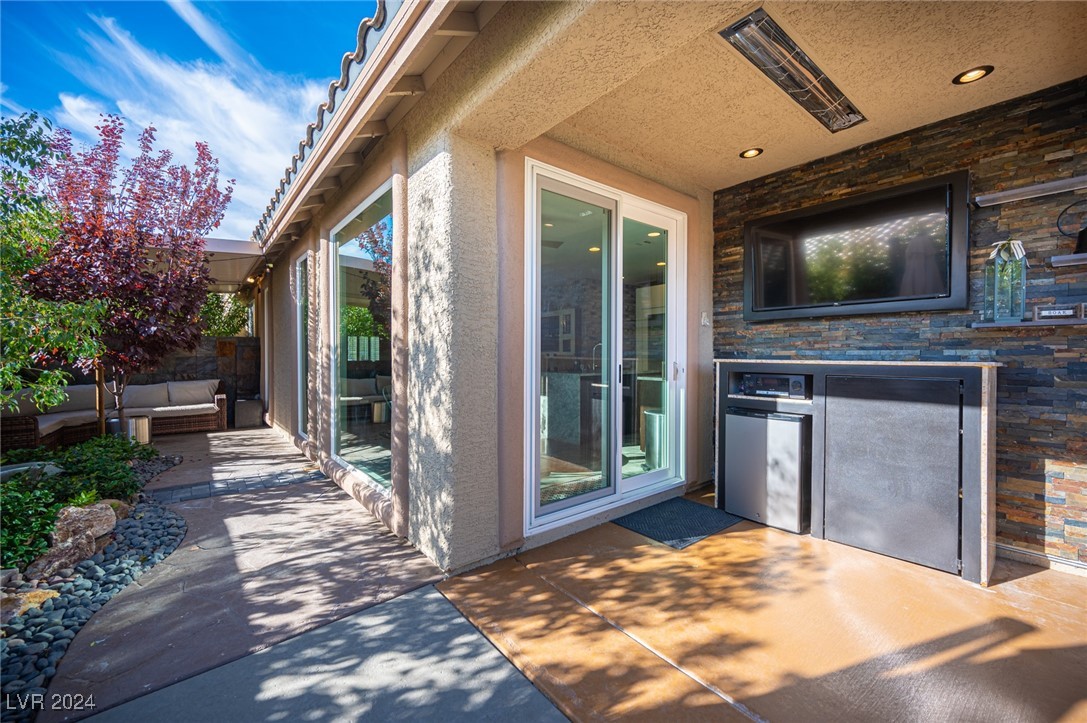 340 Autumn Palace Court Property Photo 13