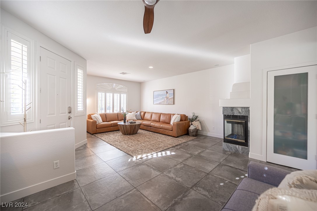 340 Autumn Palace Court Property Photo 18