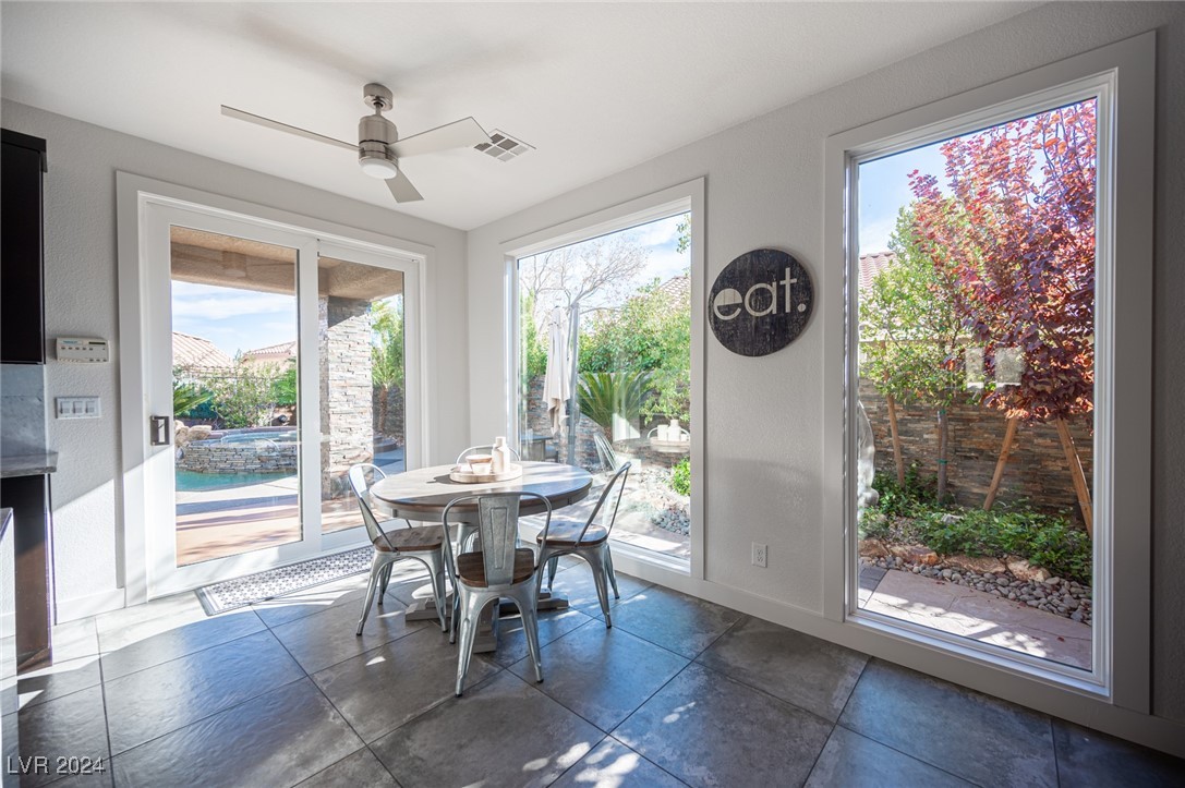 340 Autumn Palace Court Property Photo 33