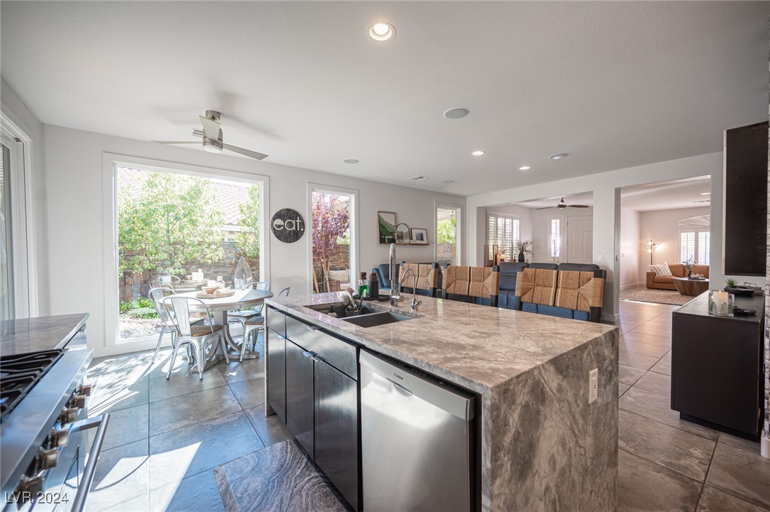 340 Autumn Palace Court Property Photo 39