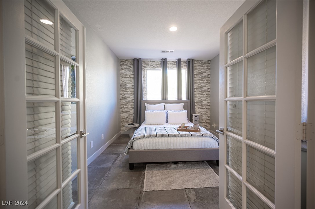 340 Autumn Palace Court Property Photo 41