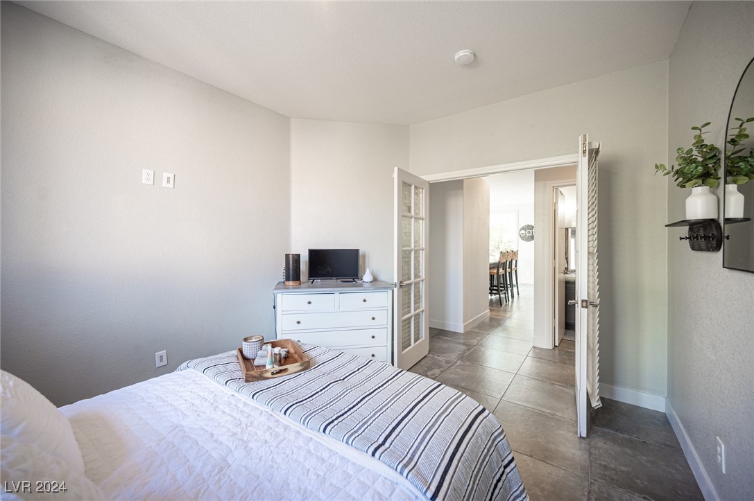 340 Autumn Palace Court Property Photo 44