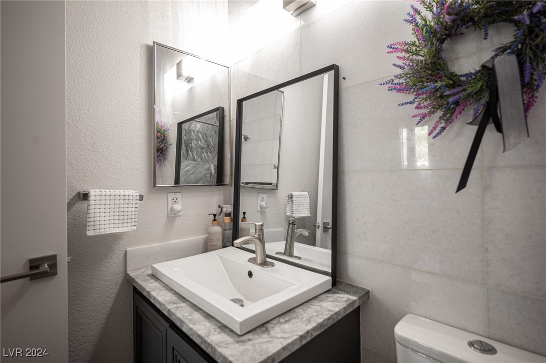 340 Autumn Palace Court Property Photo 46