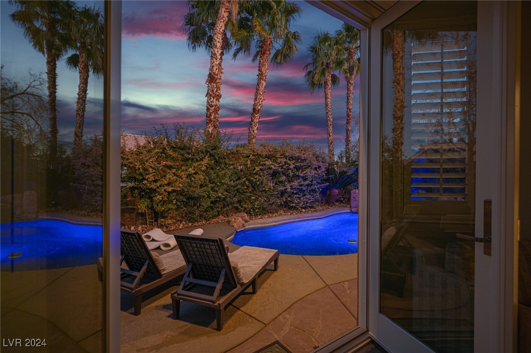 340 Autumn Palace Court Property Photo 64