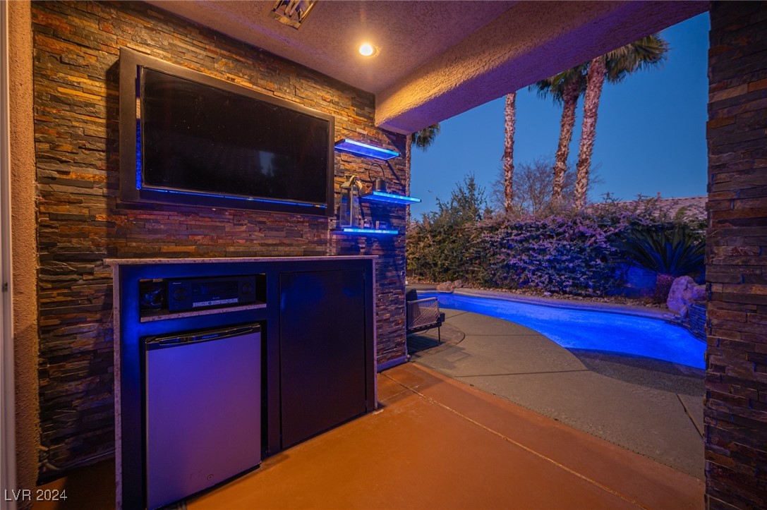 340 Autumn Palace Court Property Photo 69