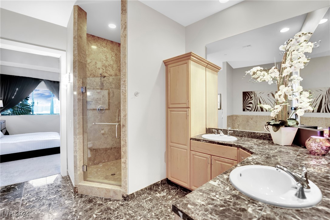 360 East Desert Inn Road 1803 Property Photo 24