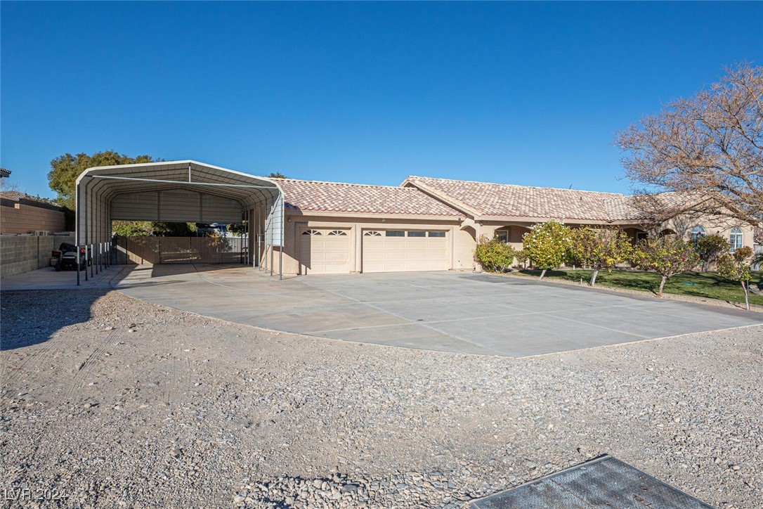 10140 West Tropical Parkway Property Photo 2