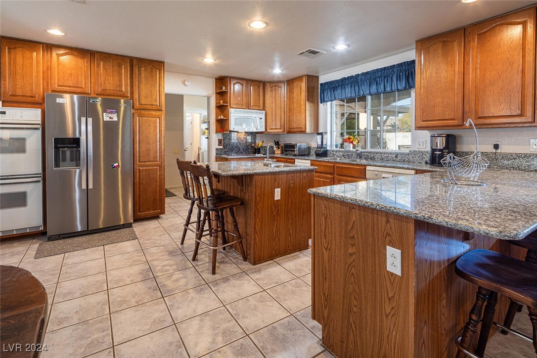 10140 West Tropical Parkway Property Photo 7