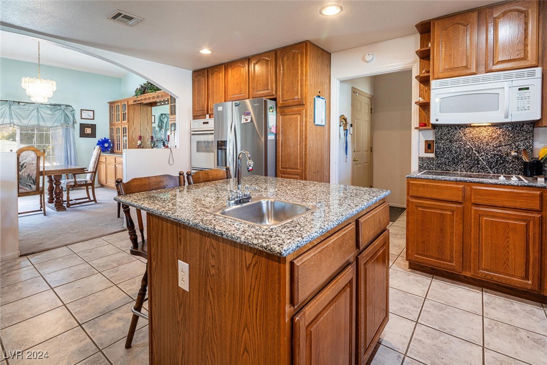 10140 West Tropical Parkway Property Photo 9