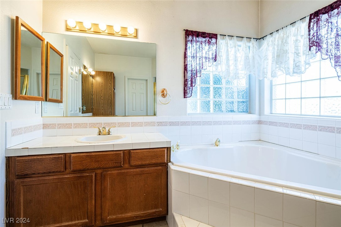 10140 West Tropical Parkway Property Photo 19
