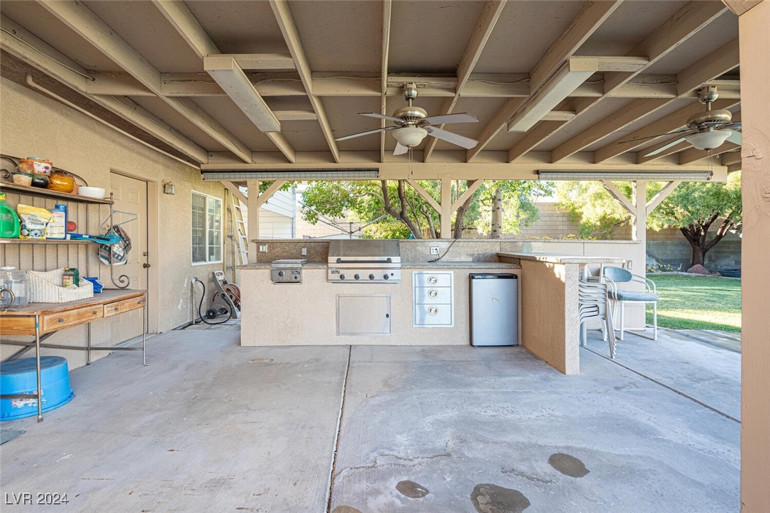 10140 West Tropical Parkway Property Photo 32
