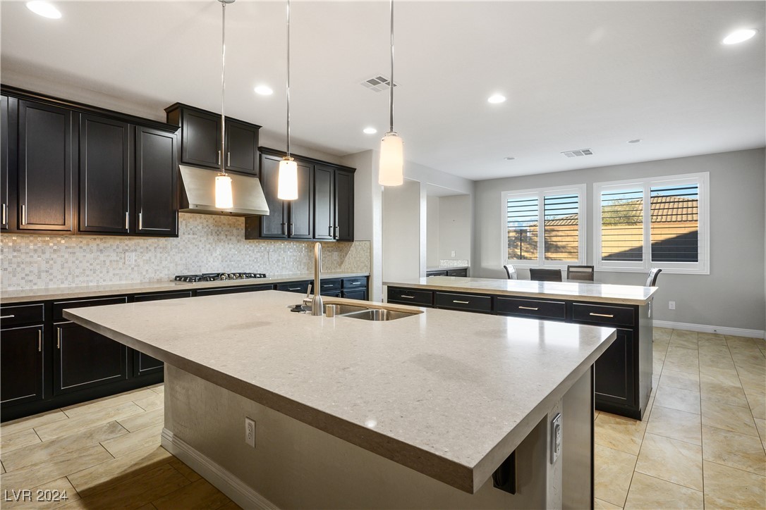8243 Twin Rock Court Property Photo 6