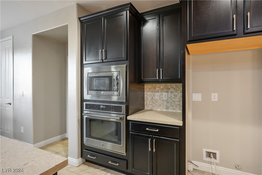 8243 Twin Rock Court Property Photo 9