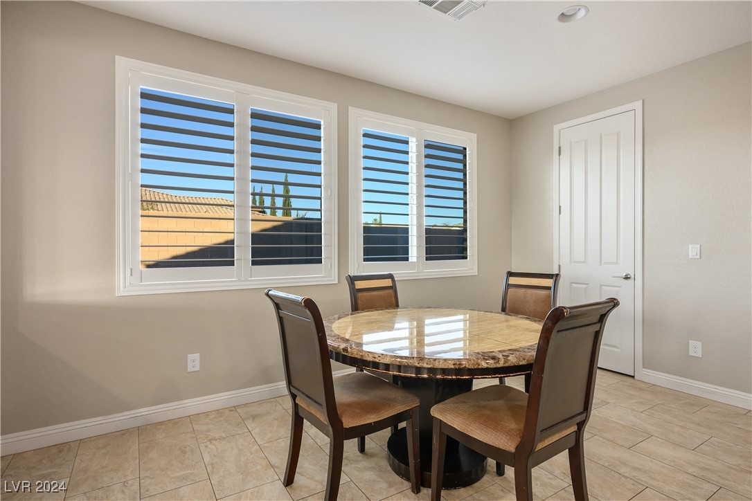 8243 Twin Rock Court Property Photo 10