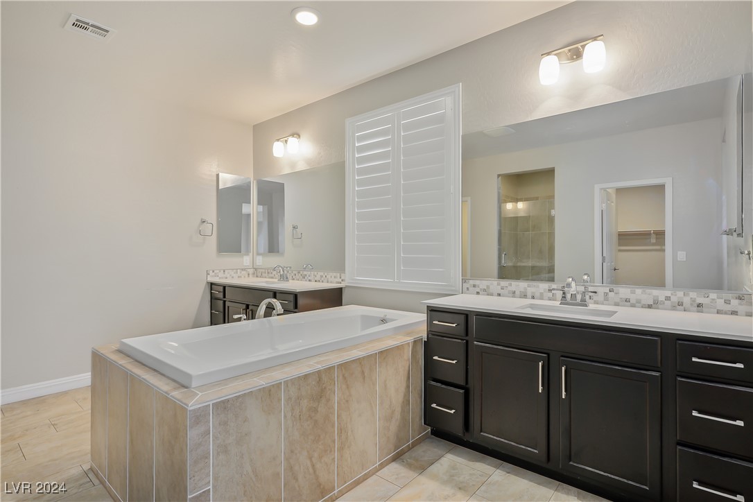 8243 Twin Rock Court Property Photo 20