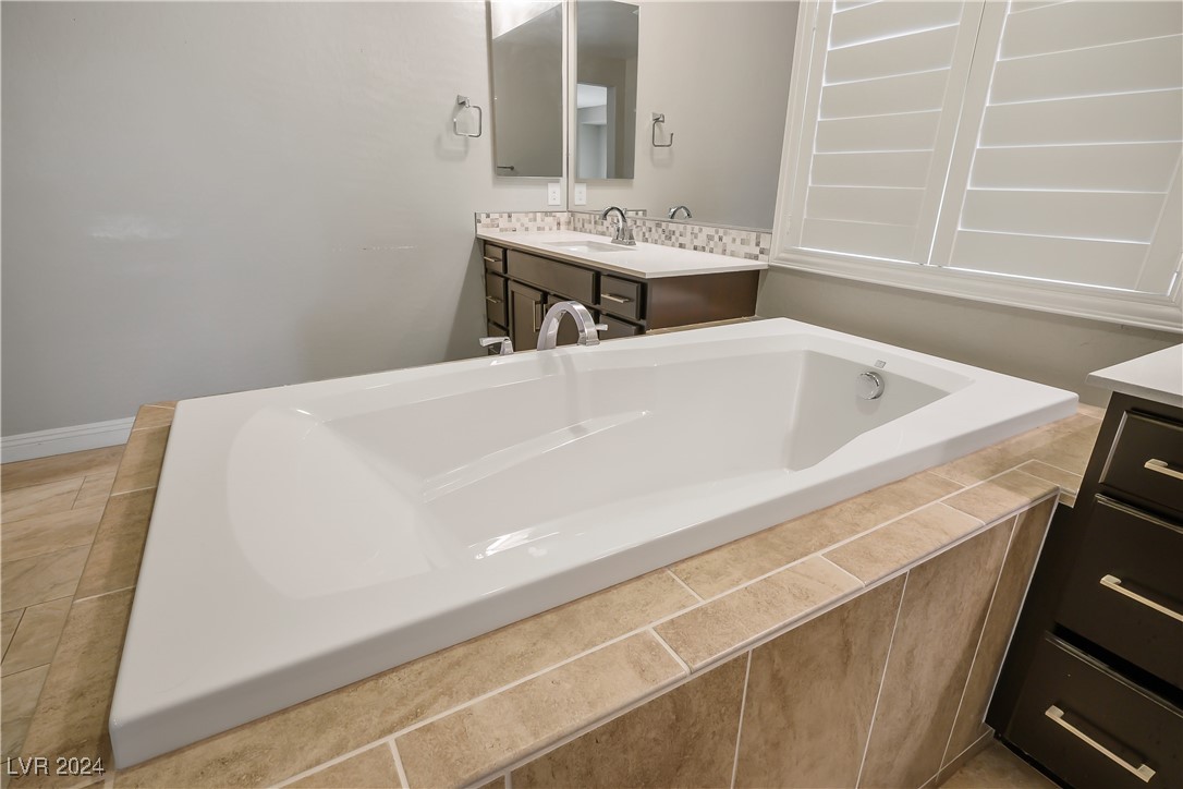 8243 Twin Rock Court Property Photo 21