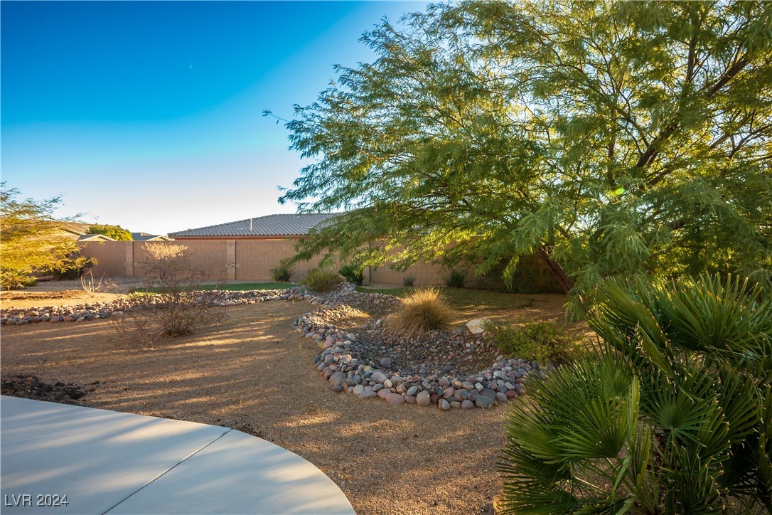 8243 Twin Rock Court Property Photo 24