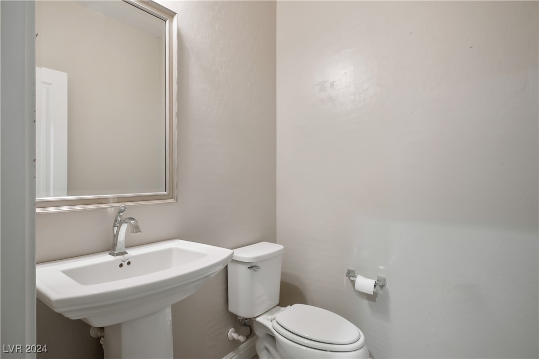 8243 Twin Rock Court Property Photo 27