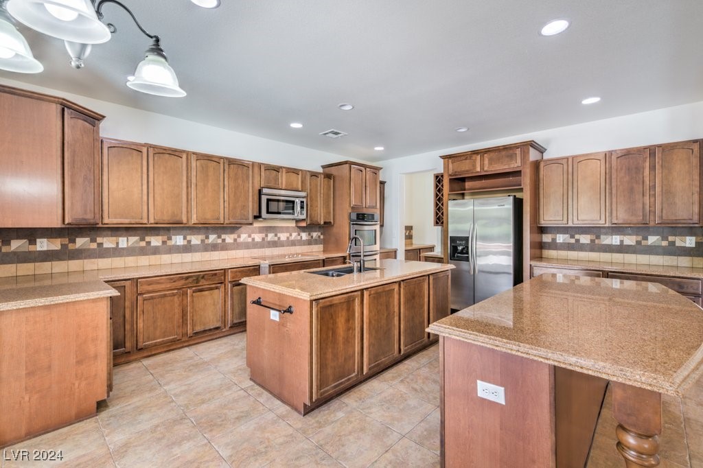 5396 Splendido Avenue Property Photo 3