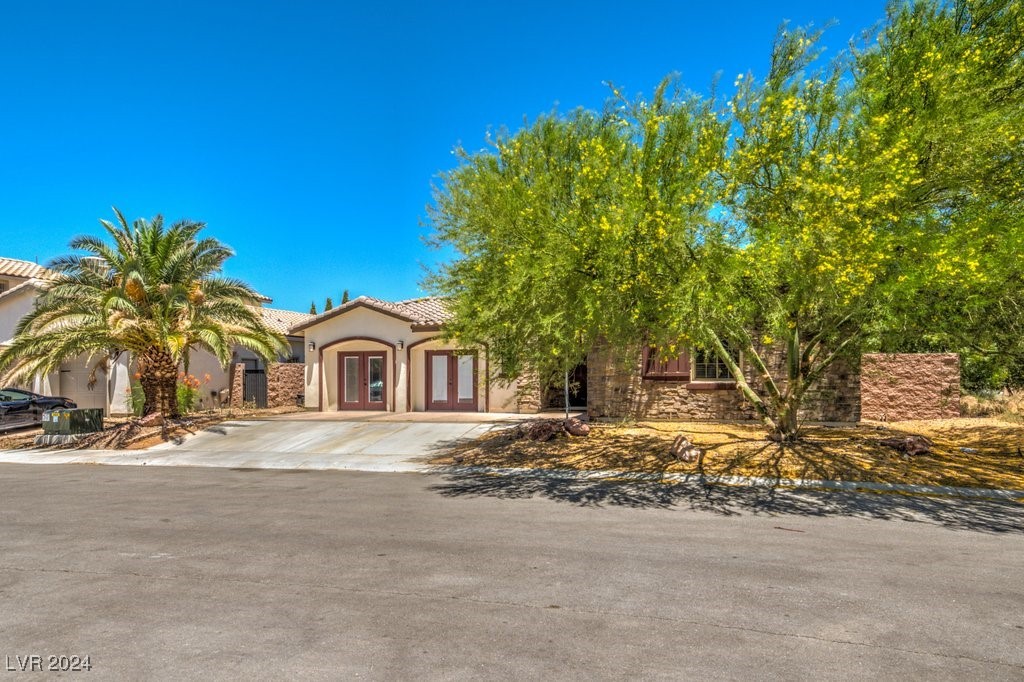 5396 Splendido Avenue Property Photo 7
