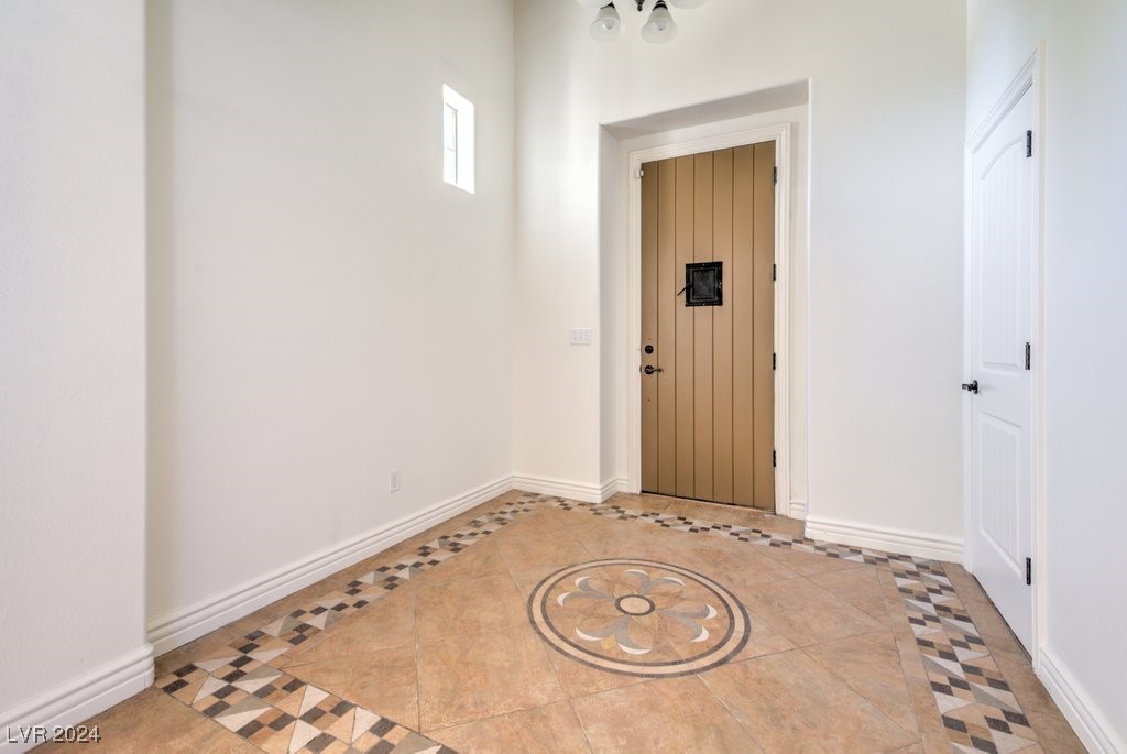 5396 Splendido Avenue Property Photo 10