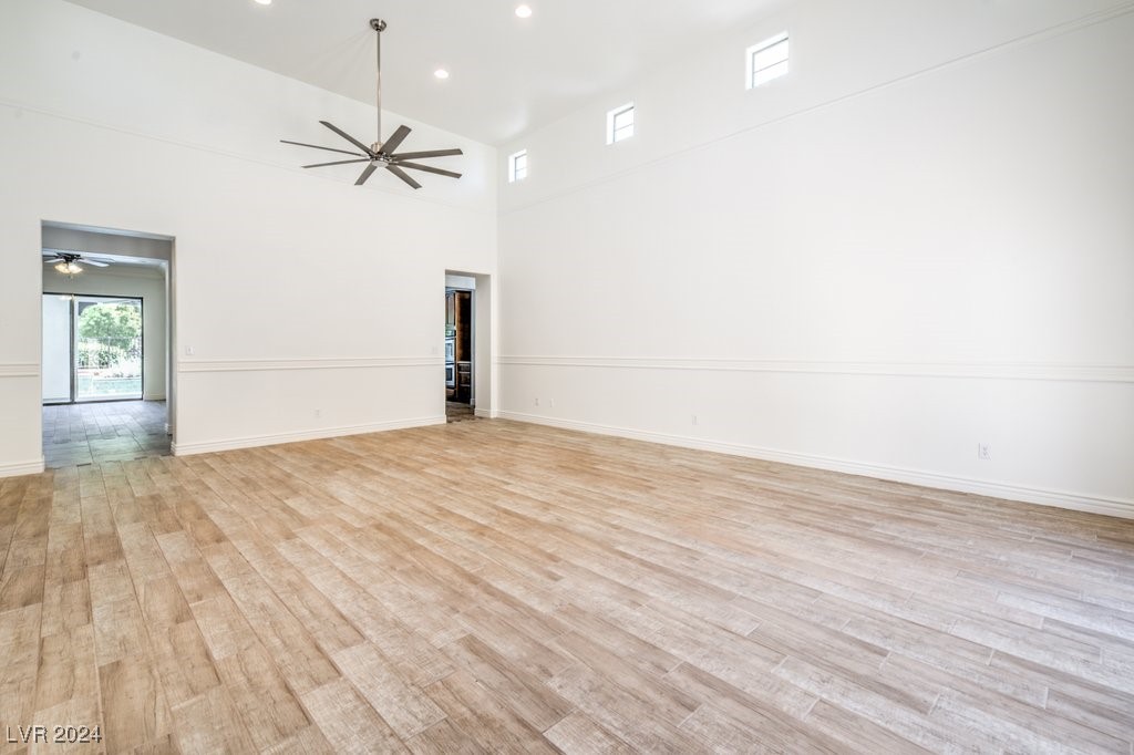 5396 Splendido Avenue Property Photo 12
