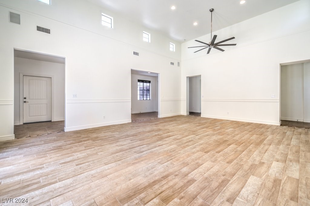 5396 Splendido Avenue Property Photo 13