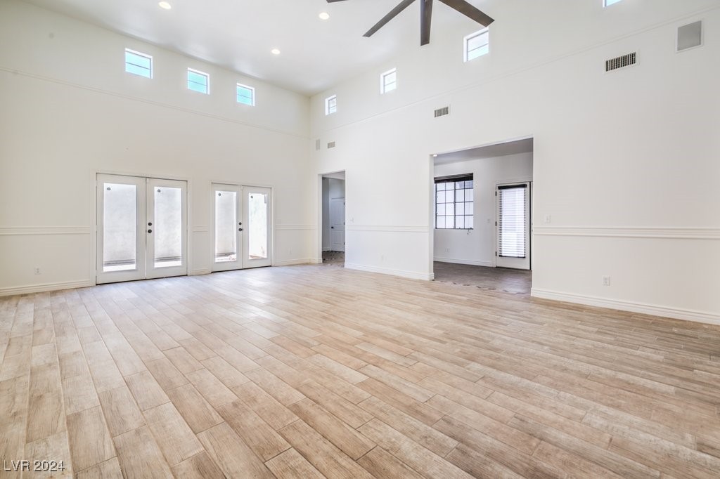 5396 Splendido Avenue Property Photo 14