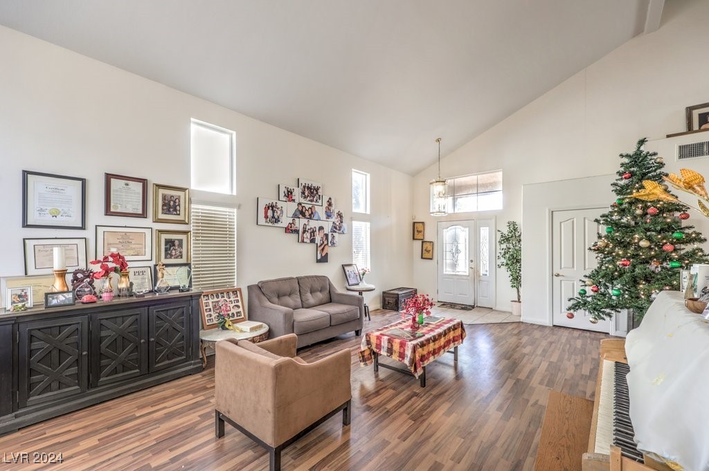 2683 Regency Cove Court Property Photo 7
