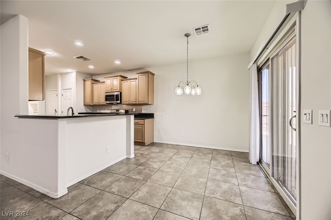 3306 American Mustang Court Property Photo 8
