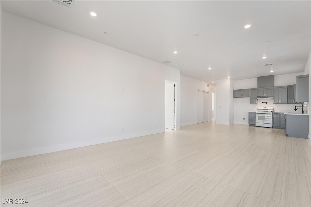 60 Pecos Street Property Photo 5