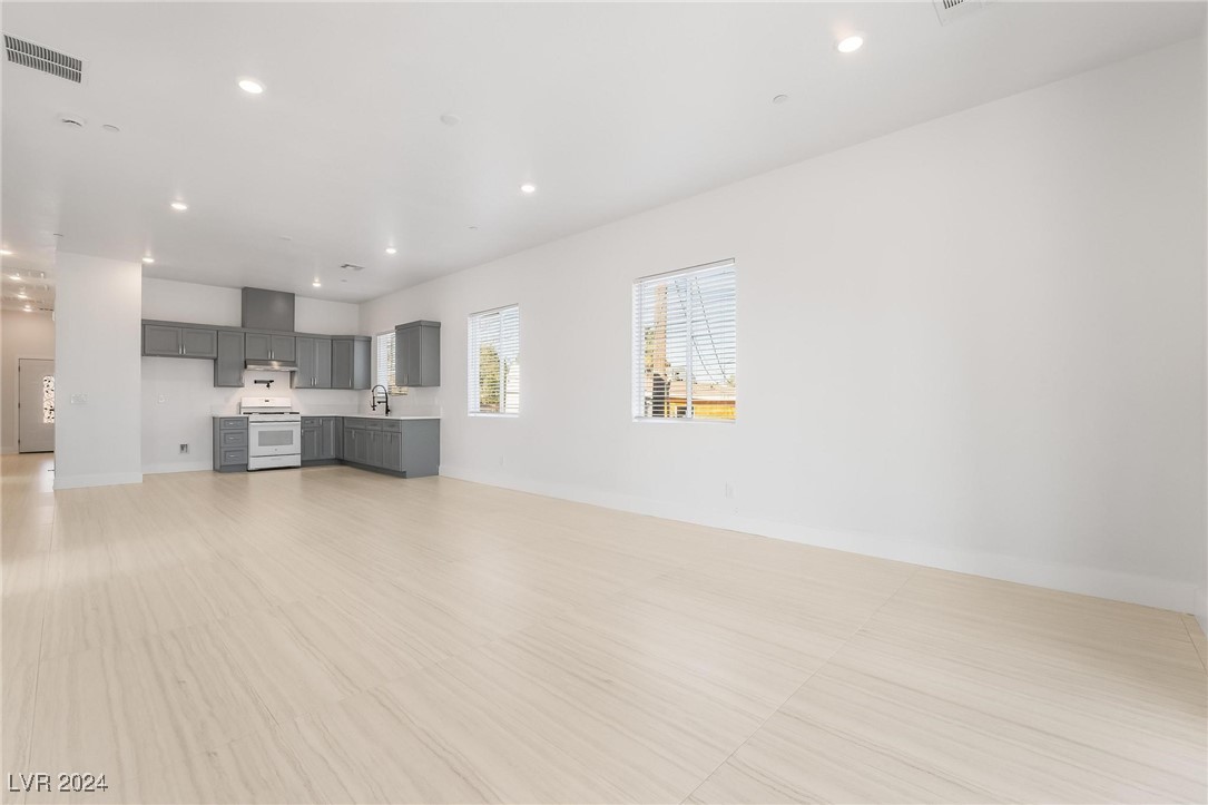60 Pecos Street Property Photo 7