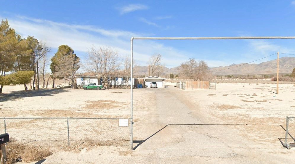 300 East Quartz Avenue Property Photo