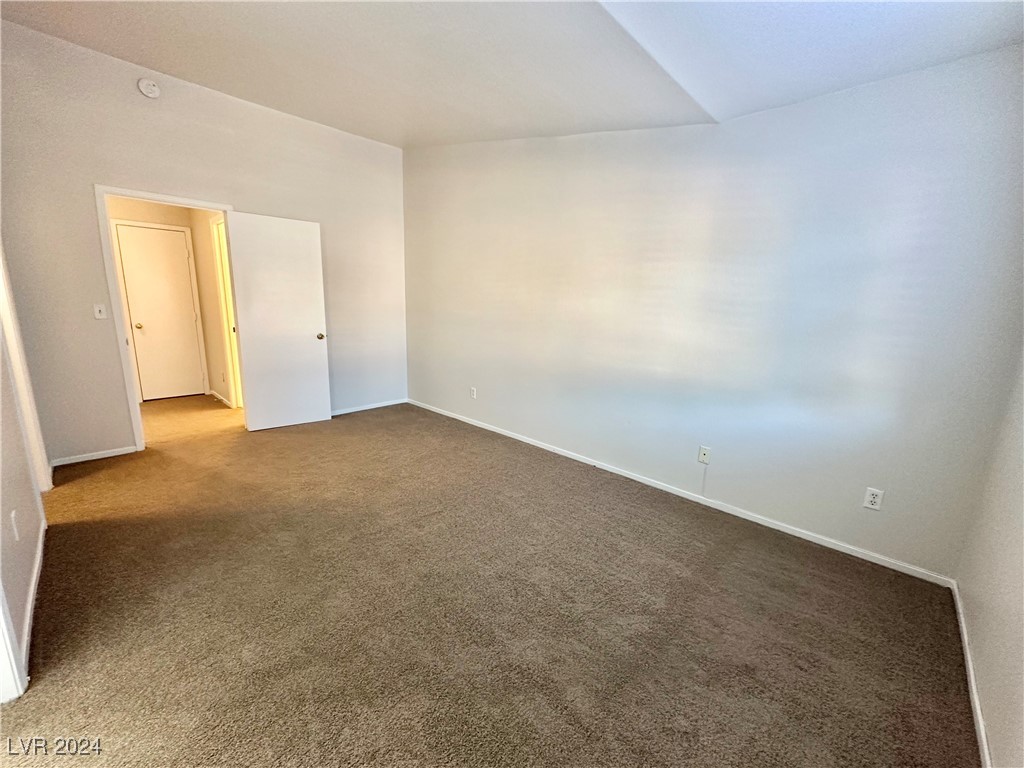2521 Sierra Luna Avenue 106 Property Photo 8