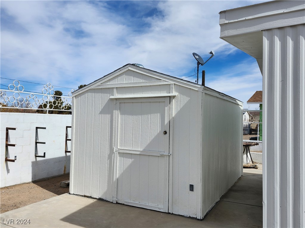 450 East Encinitas Street Property Photo 8