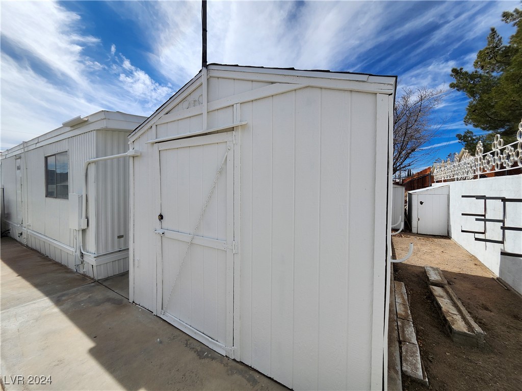 450 East Encinitas Street Property Photo 9