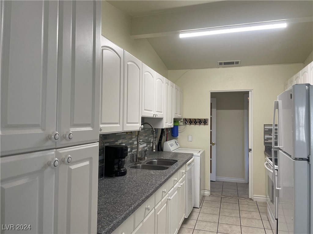 1812 Ryan Avenue Property Photo 8