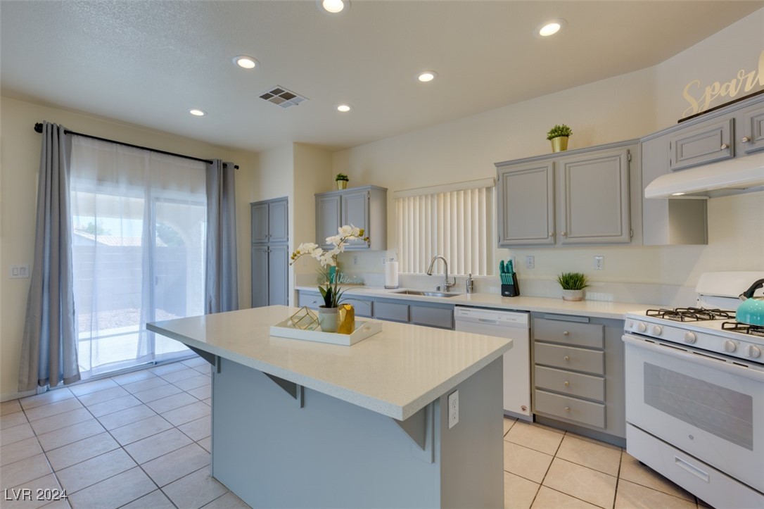 7886 Blue Brook Drive Property Photo 4