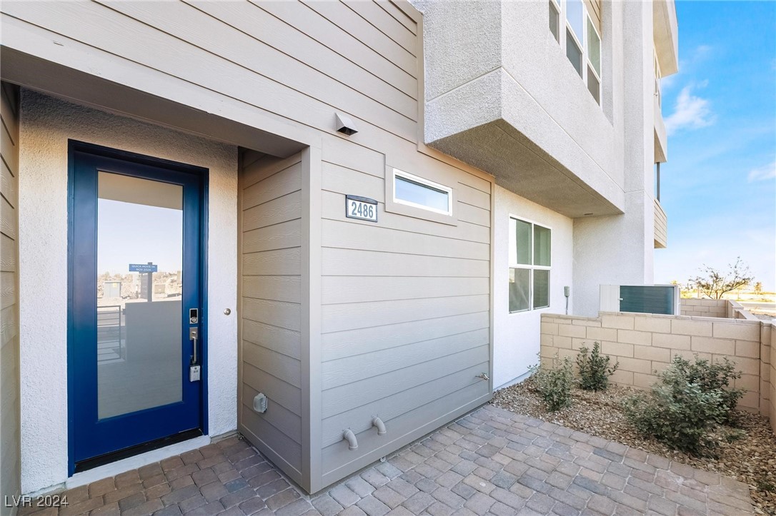 2486 Indigo Mountain Street Property Photo 3