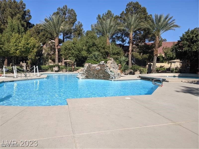 2200 South Fort Apache Road 2216 Property Photo 11