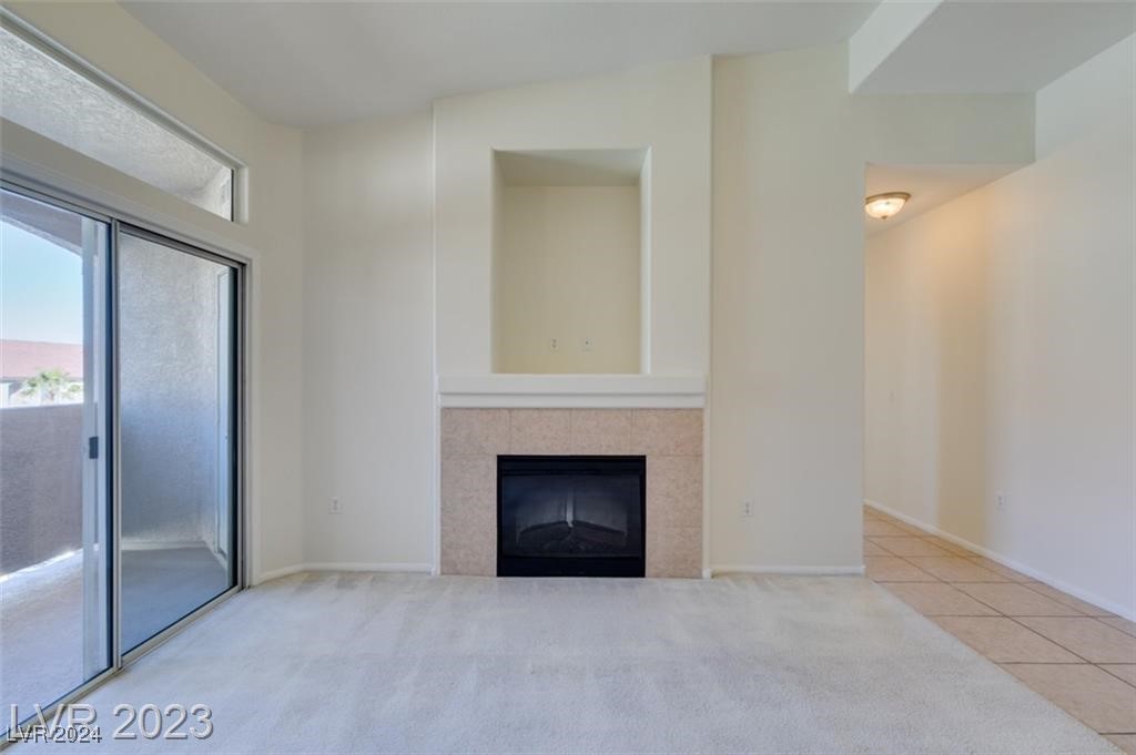 2305 West Horizon Ridge Parkway 2024 Property Photo 9