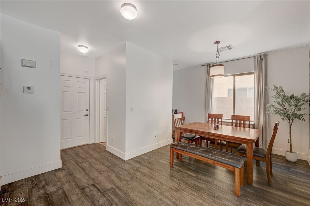4727 Sweeping Glen Street Property Photo 14