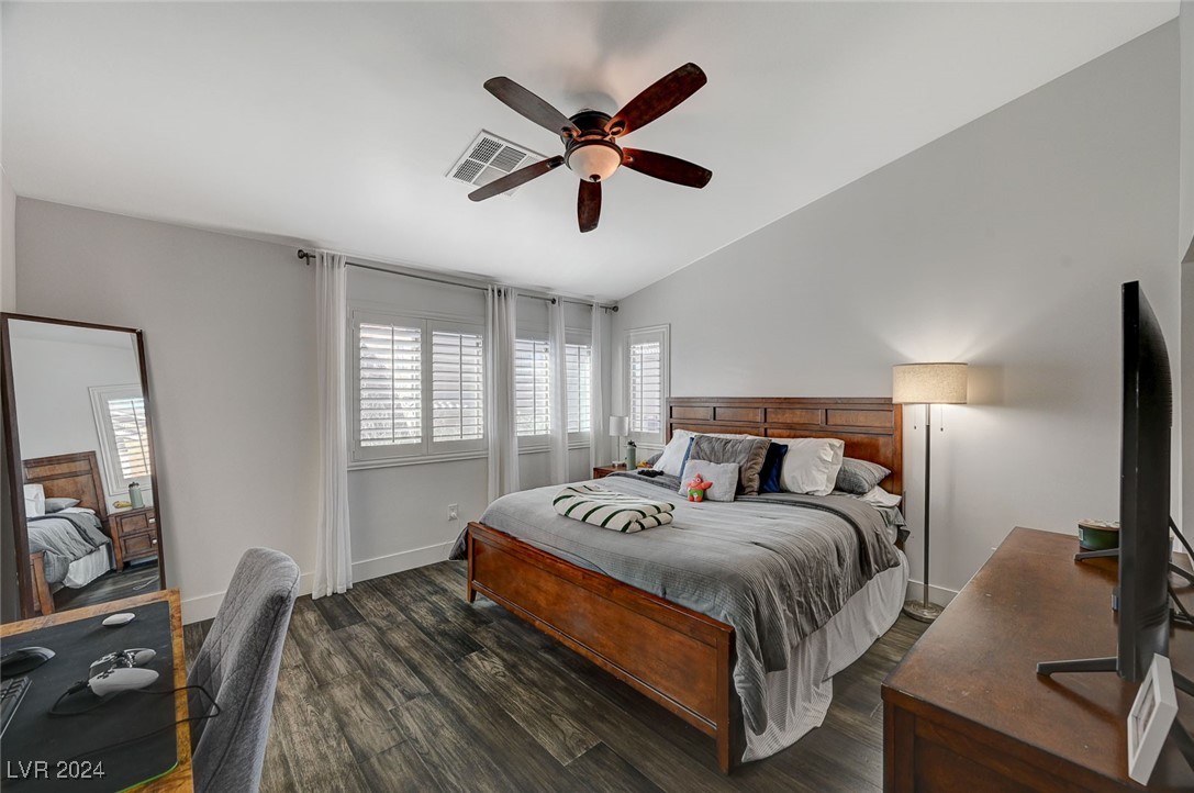 4727 Sweeping Glen Street Property Photo 18
