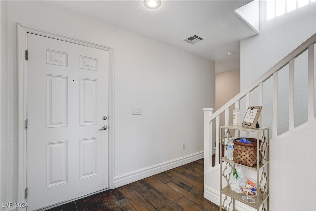 4788 Frankfurt Court Property Photo 7
