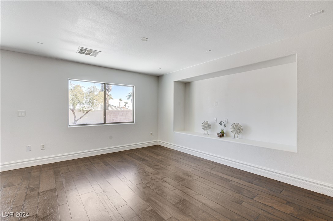 4788 Frankfurt Court Property Photo 9
