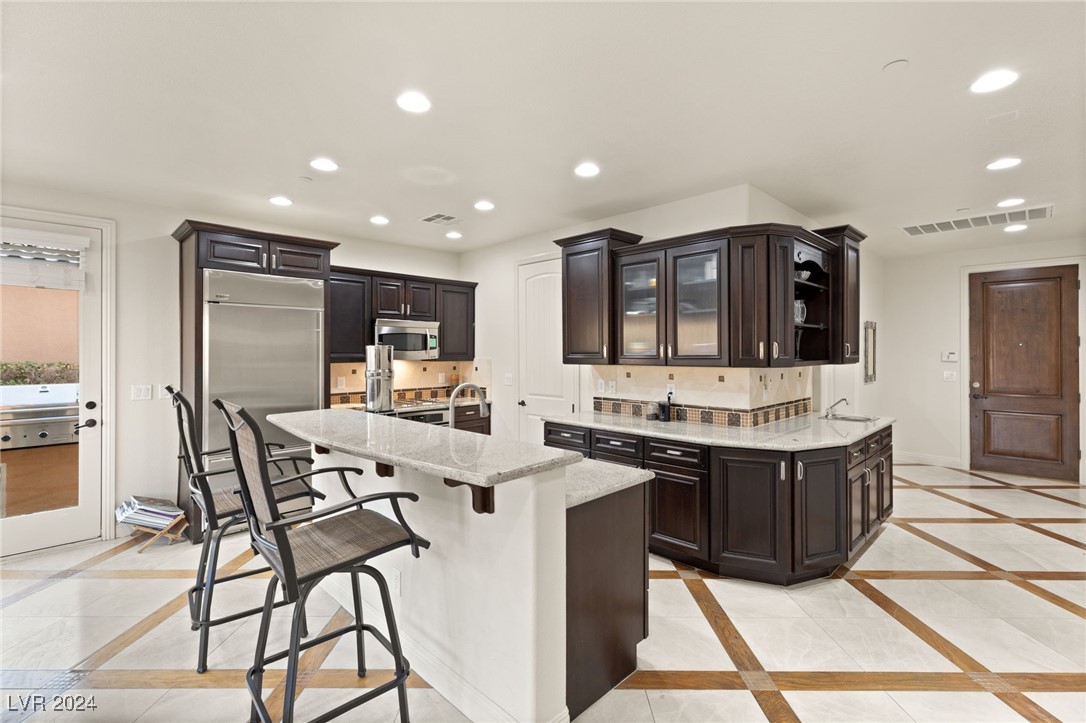 1282 Calcione Drive Property Photo 4