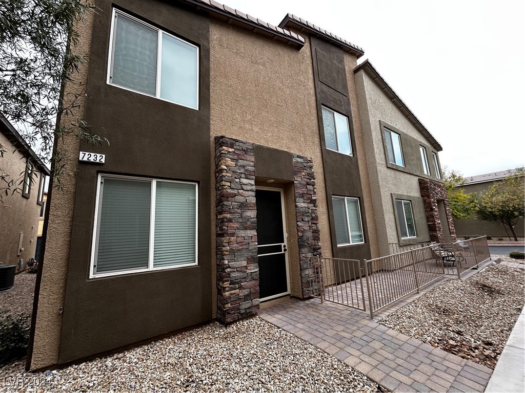 7232 Halo Falls Street Property Photo 7