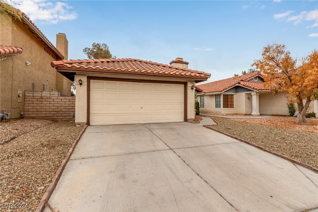 7556 Kalmalii Avenue Property Photo 3