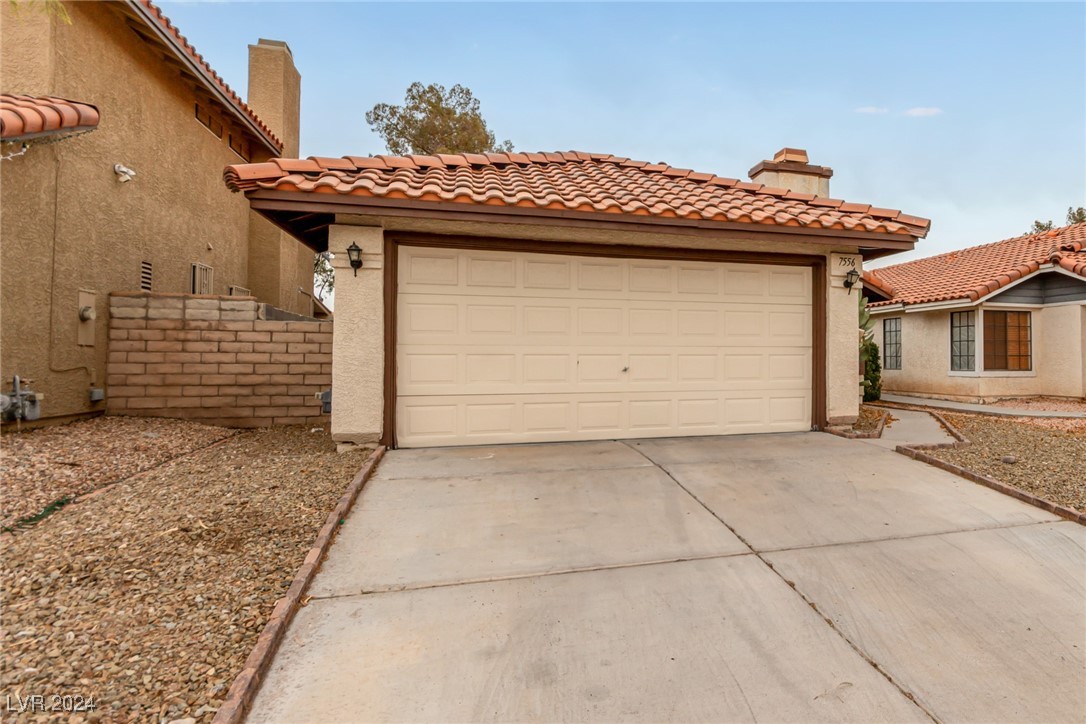 7556 Kalmalii Avenue Property Photo 4