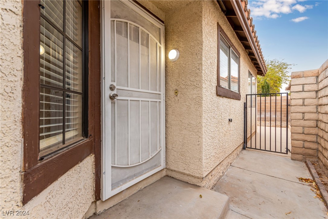 7556 Kalmalii Avenue Property Photo 7